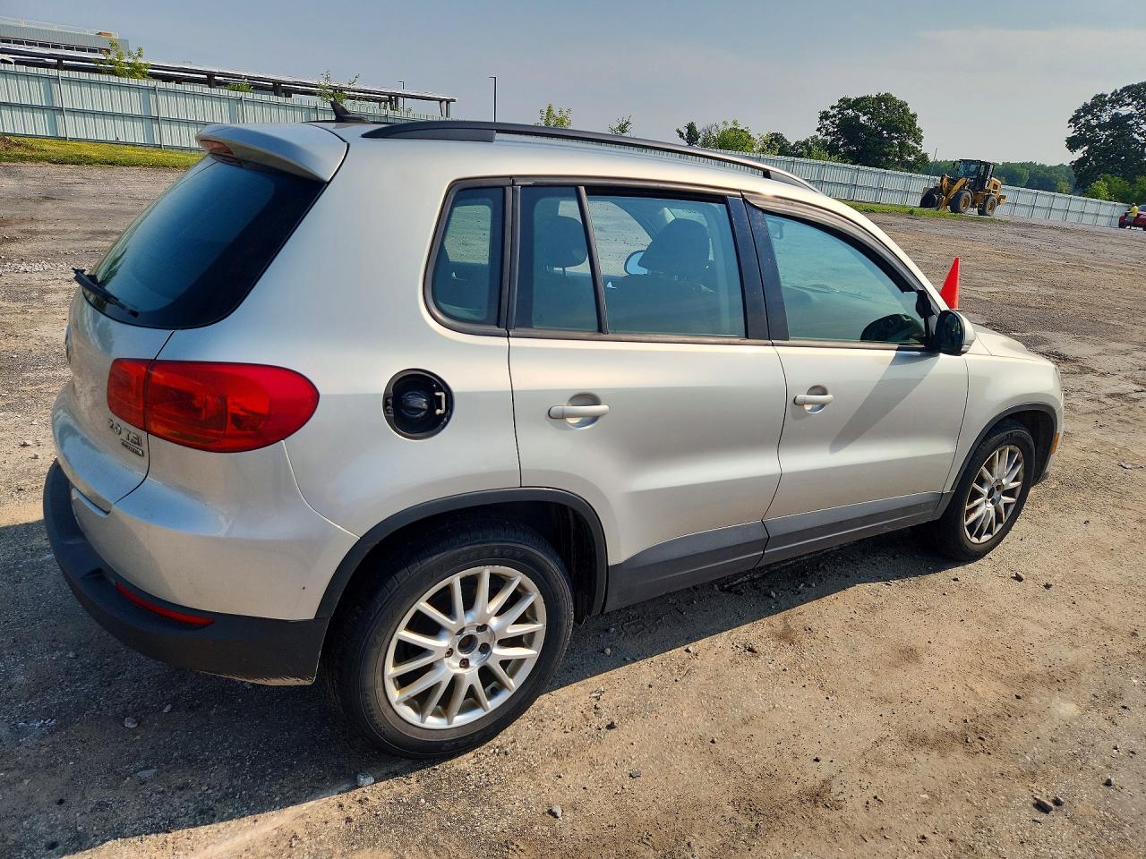2015 VOLKSWAGEN TIGUAN S — снимка 3