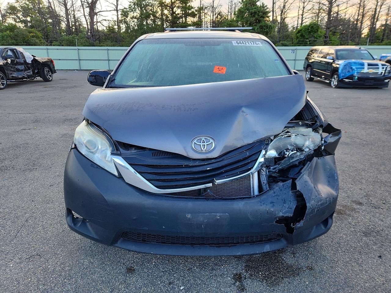 2017 TOYOTA SIENNA LE — снимка 5