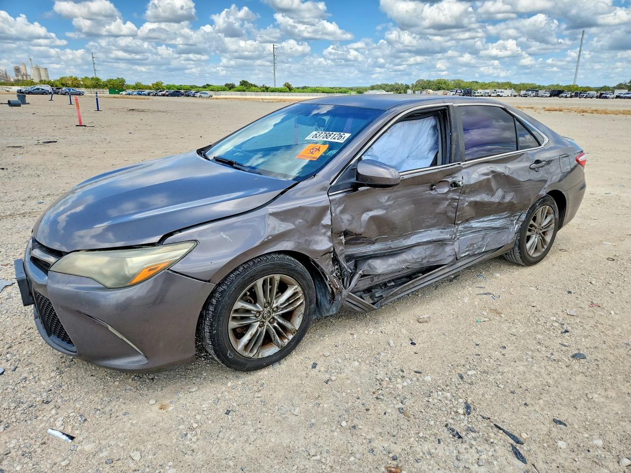 2015 TOYOTA CAMRY SE