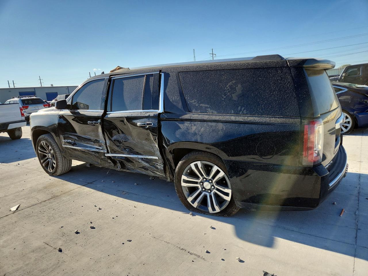 2020 GMC YUKON XL DENALI — снимка 2