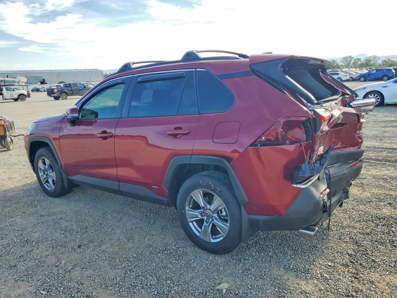 2025 TOYOTA RAV4 HYBRID XLE — снимка 2