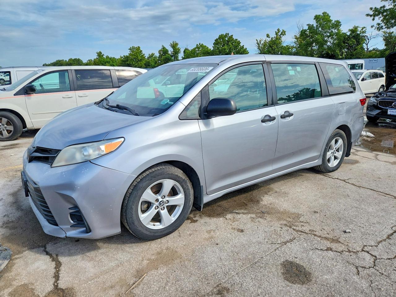 2018 TOYOTA SIENNA L