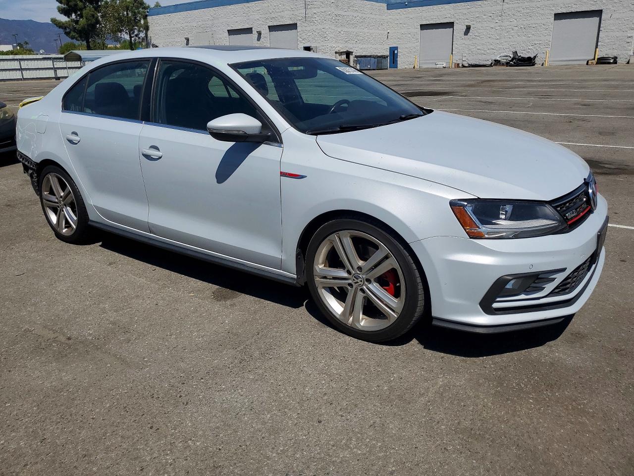 2017 VOLKSWAGEN JETTA GLI — снимка 4