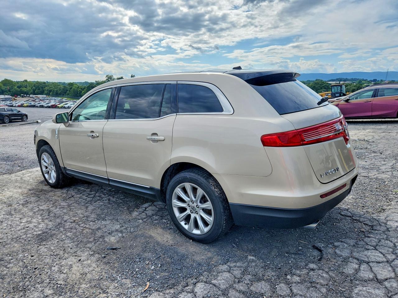 2017 LINCOLN MKT — снимка 2