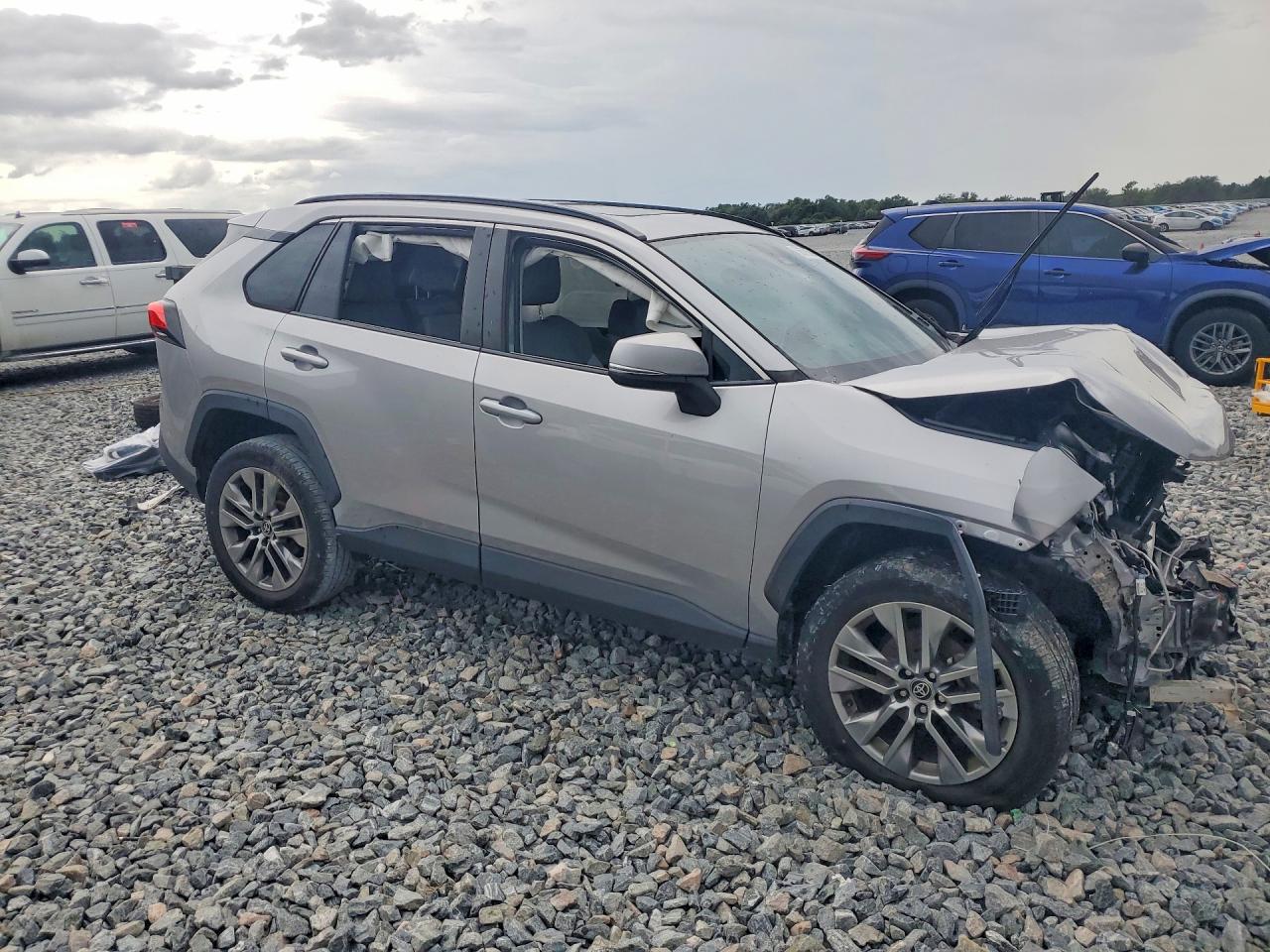 2023 TOYOTA RAV4 XLE PREMIUM — снимка 4