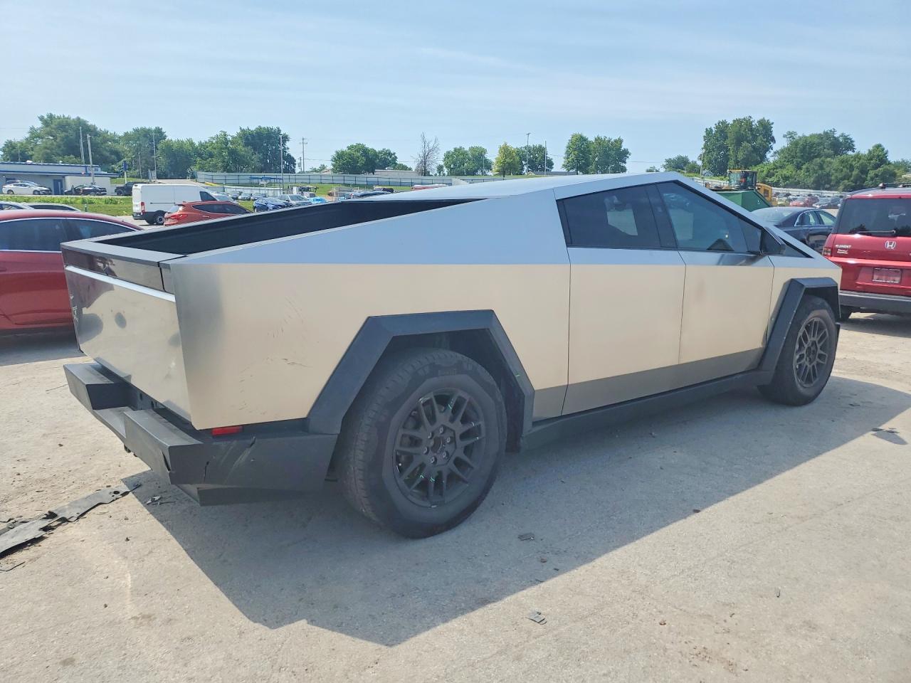 2025 TESLA CYBERTRUCK — снимка 3