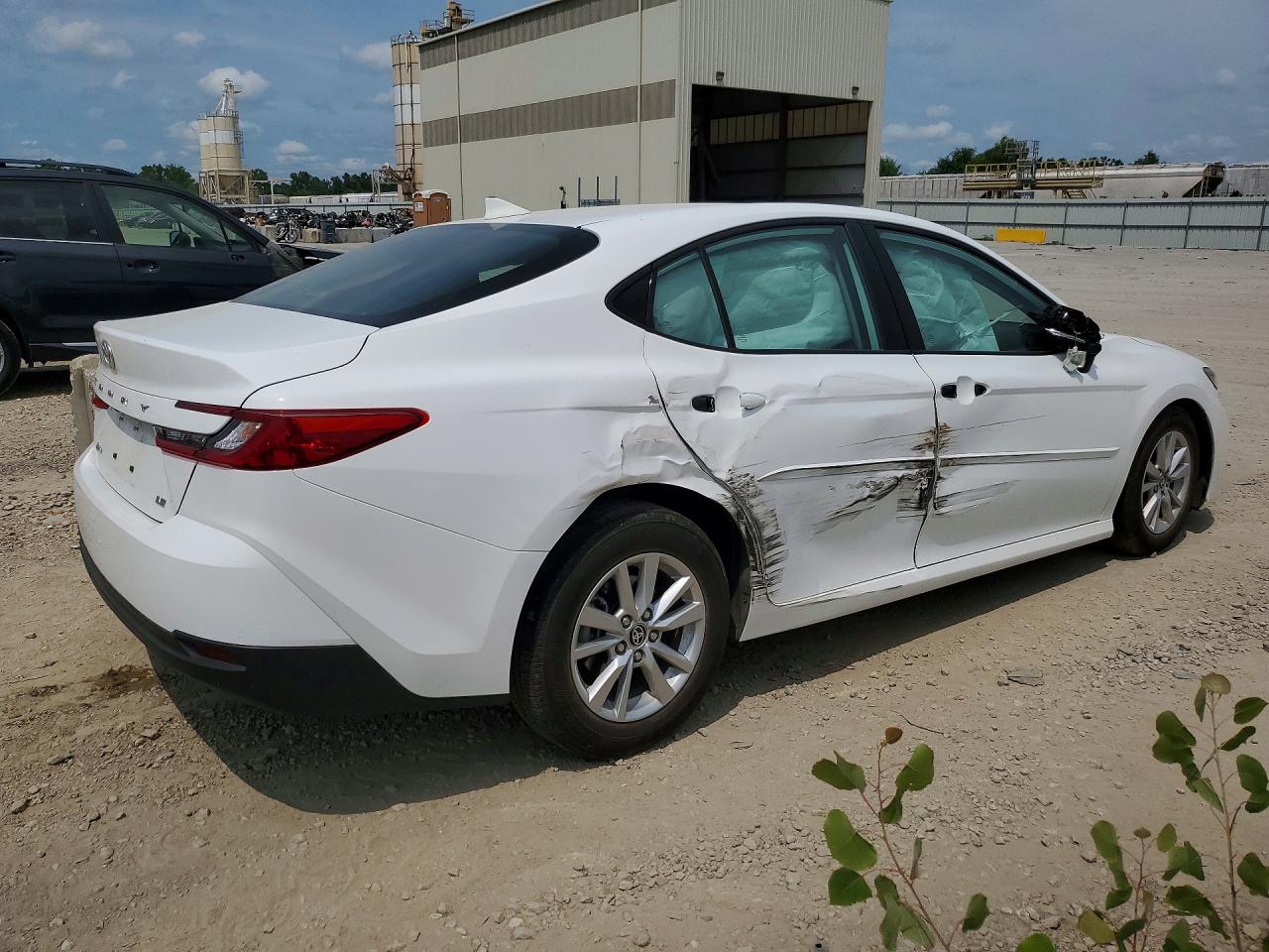 2025 TOYOTA CAMRY LE — снимка 3
