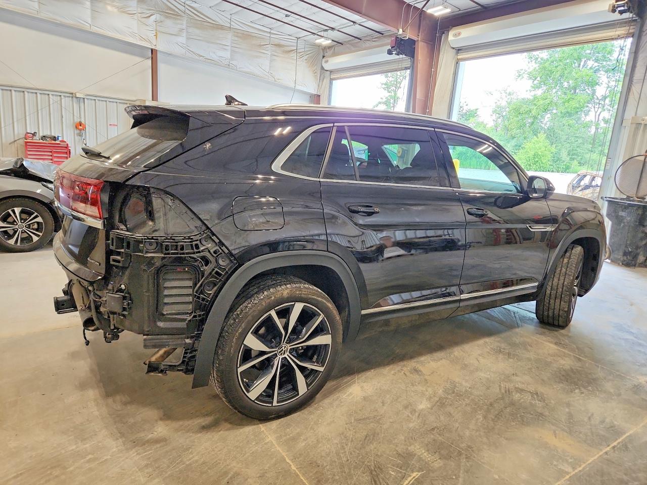 2024 VOLKSWAGEN ATLAS CROSS SPORT SEL PREMIUM R-LINE — снимка 3