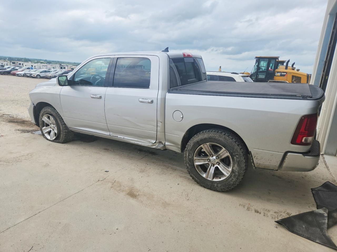 2015 RAM 1500 SPORT — снимка 2