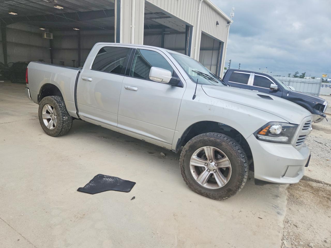 2015 RAM 1500 SPORT — снимка 4