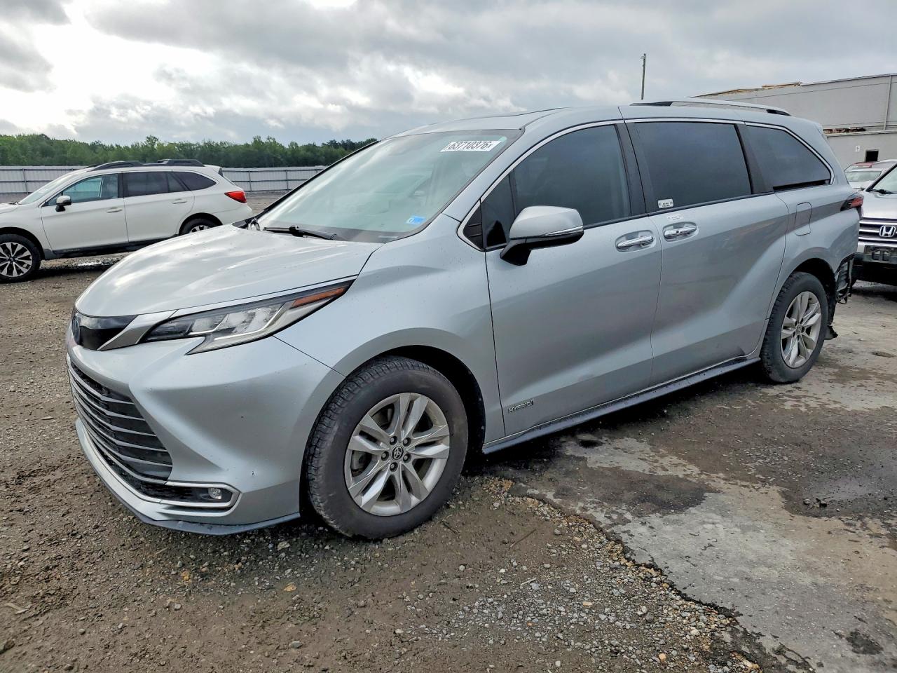 2021 TOYOTA SIENNA LIMITED 7-PASSENGER