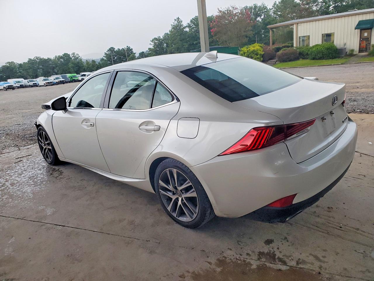 2020 LEXUS IS 300 — снимка 2