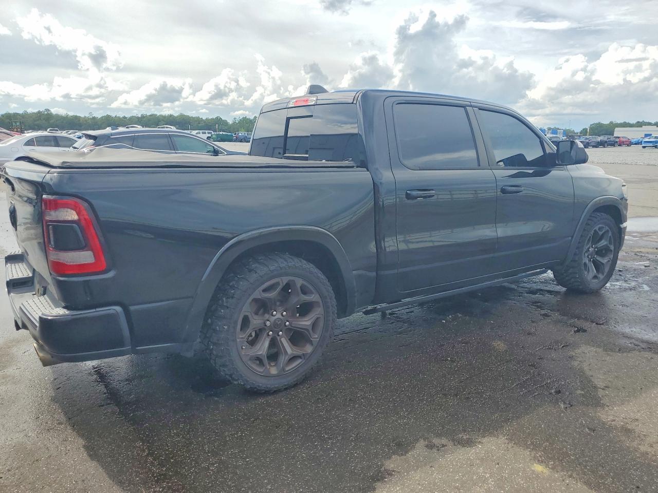 2020 RAM 1500 LIMITED — снимка 3