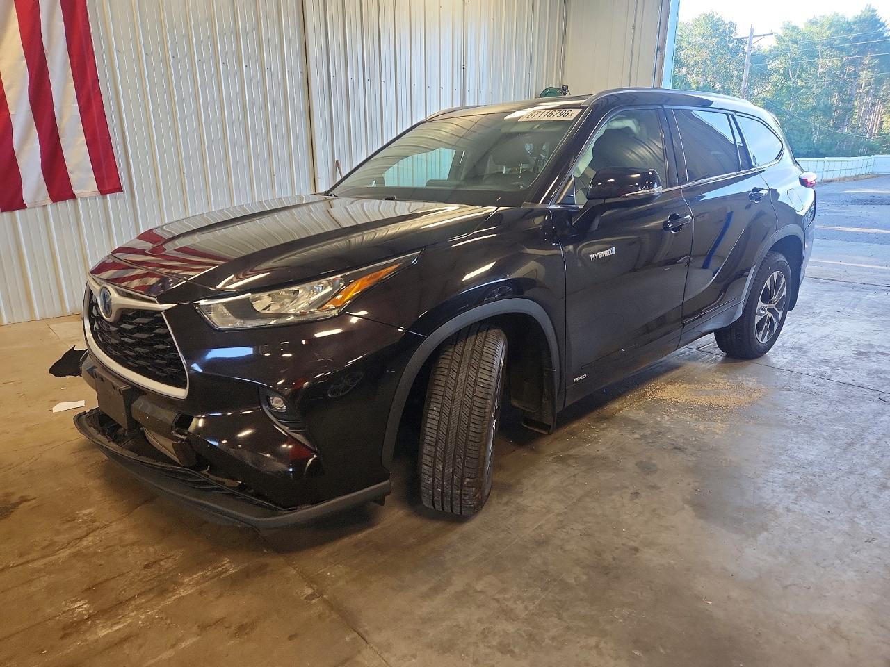 2020 TOYOTA HIGHLANDER HYBRID XLE