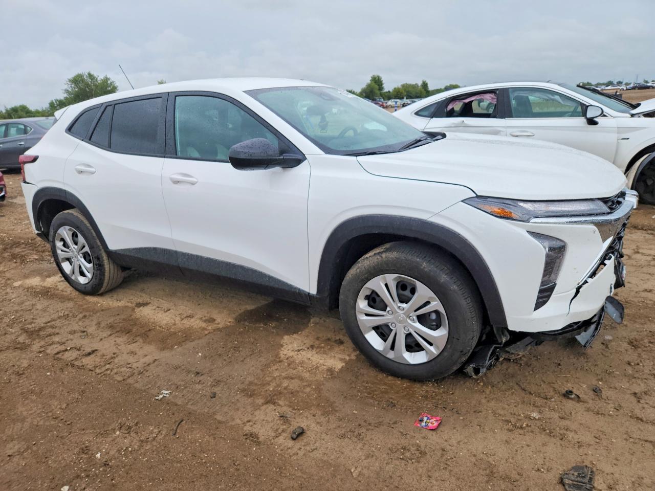 2026 CHEVROLET TRAX LS — снимка 4