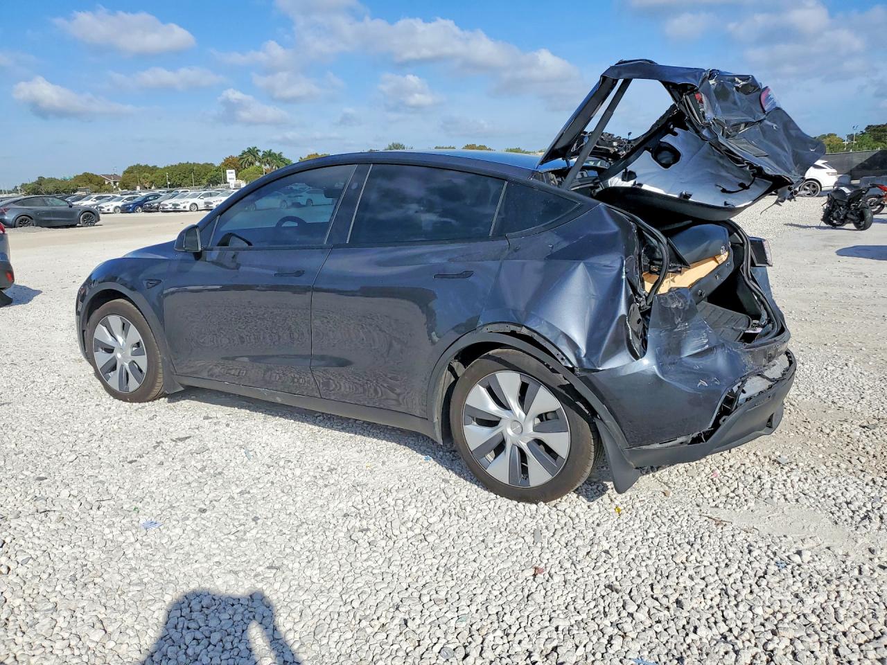 2024 TESLA MODEL Y — снимка 2