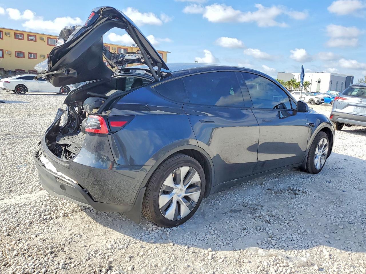 2024 TESLA MODEL Y — снимка 3
