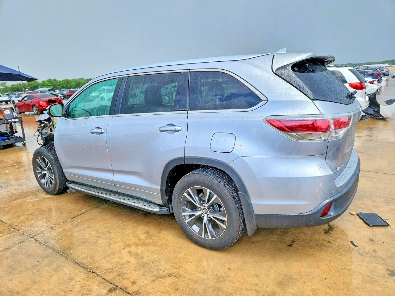 2016 TOYOTA HIGHLANDER XLE — снимка 2