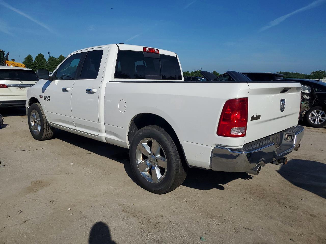 2016 RAM 1500 SLT — снимка 2