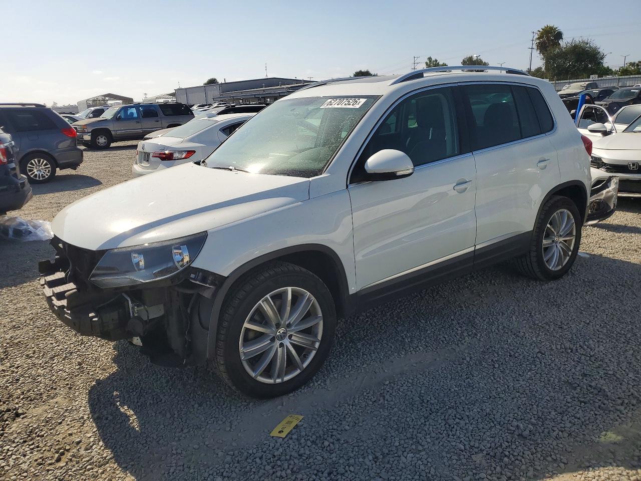 2015 VOLKSWAGEN TIGUAN S