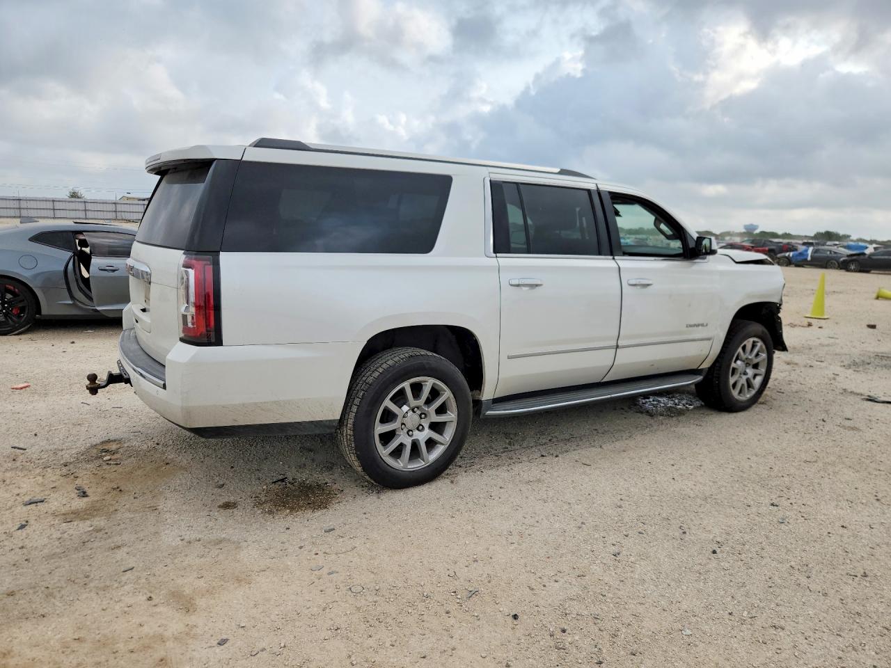 2017 GMC YUKON XL DENALI — снимка 3