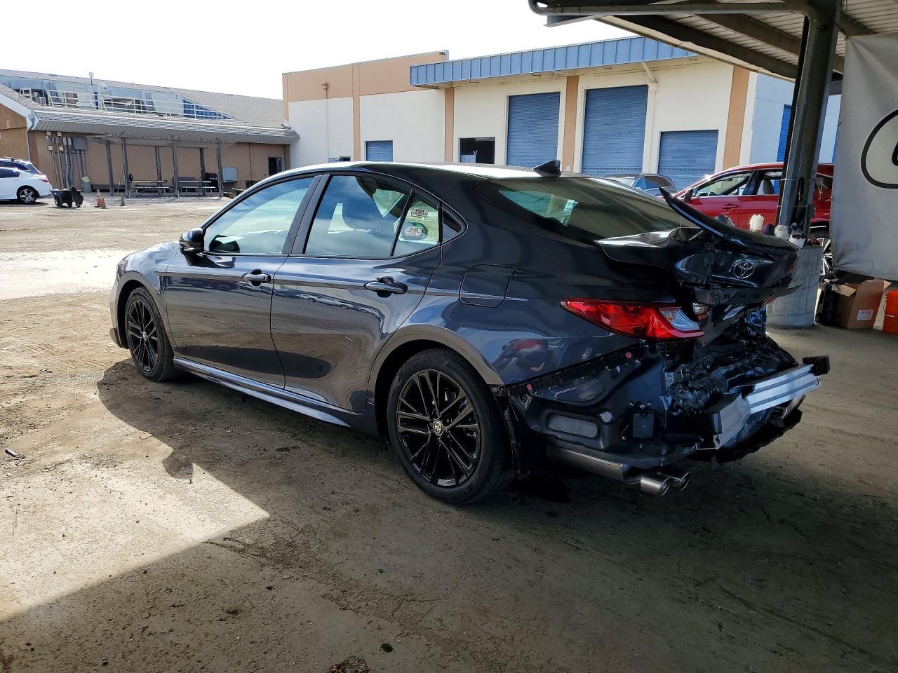 2026 TOYOTA CAMRY SE — снимка 2