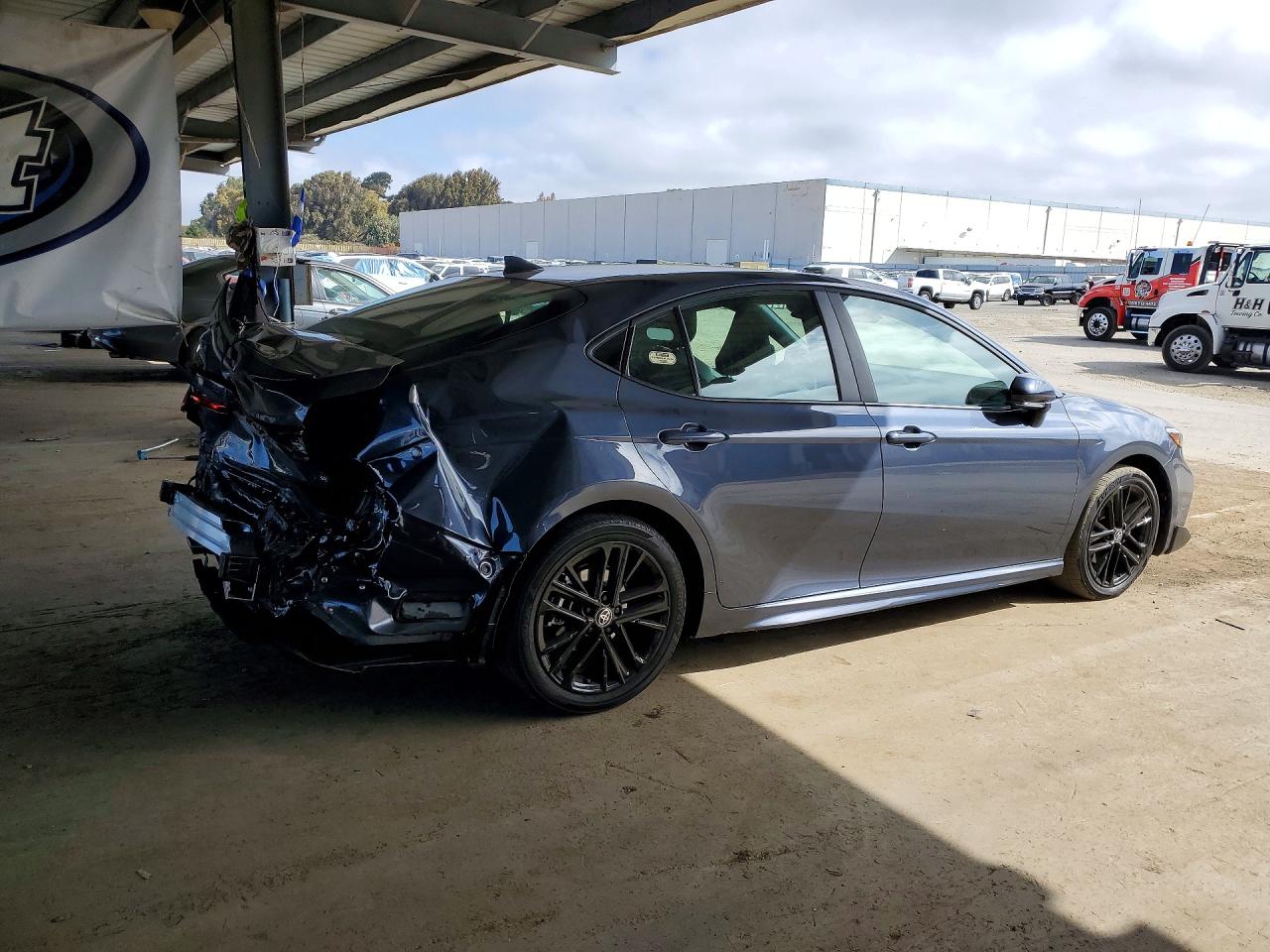 2026 TOYOTA CAMRY SE — снимка 3