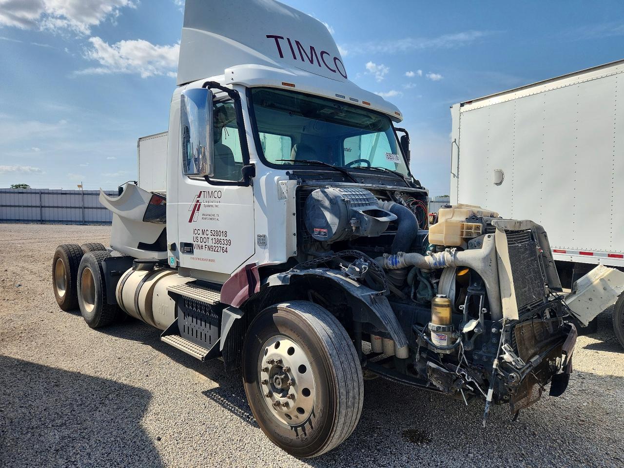 2015 VOLVO TRACTOR — снимка 4