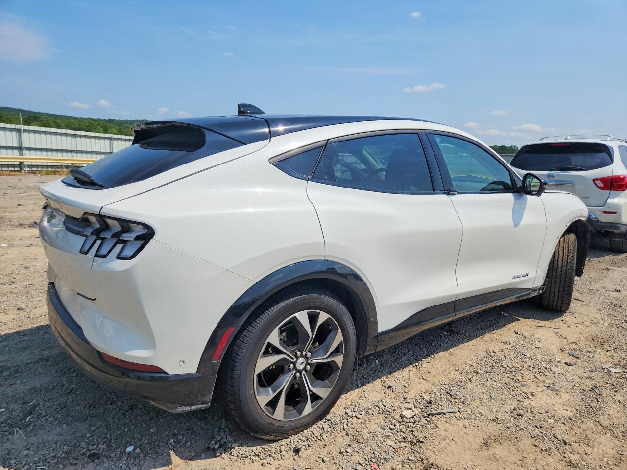 2021 FORD MUSTANG MACH-E PREMIUM — снимка 3
