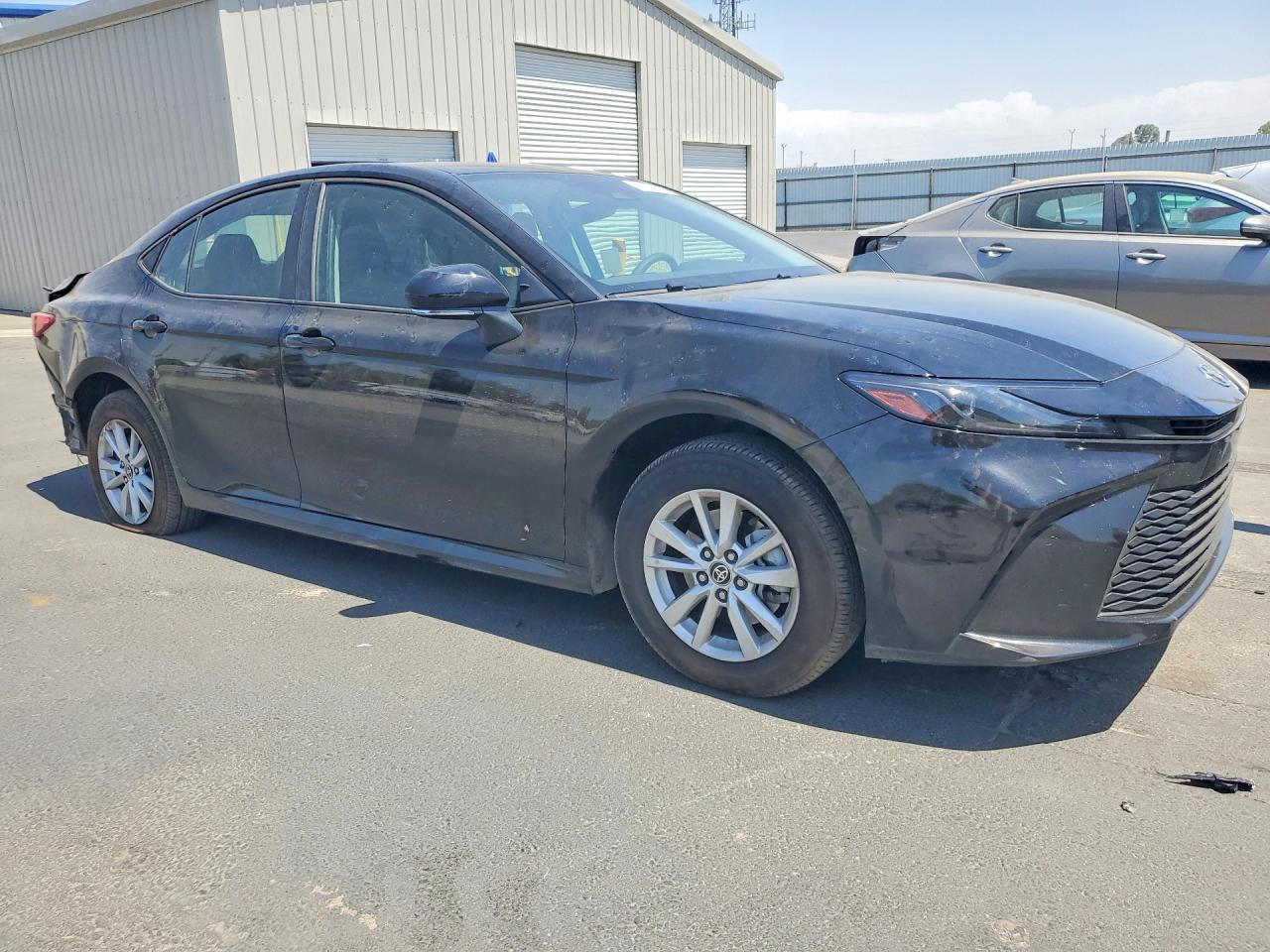 2025 TOYOTA CAMRY LE — снимка 4