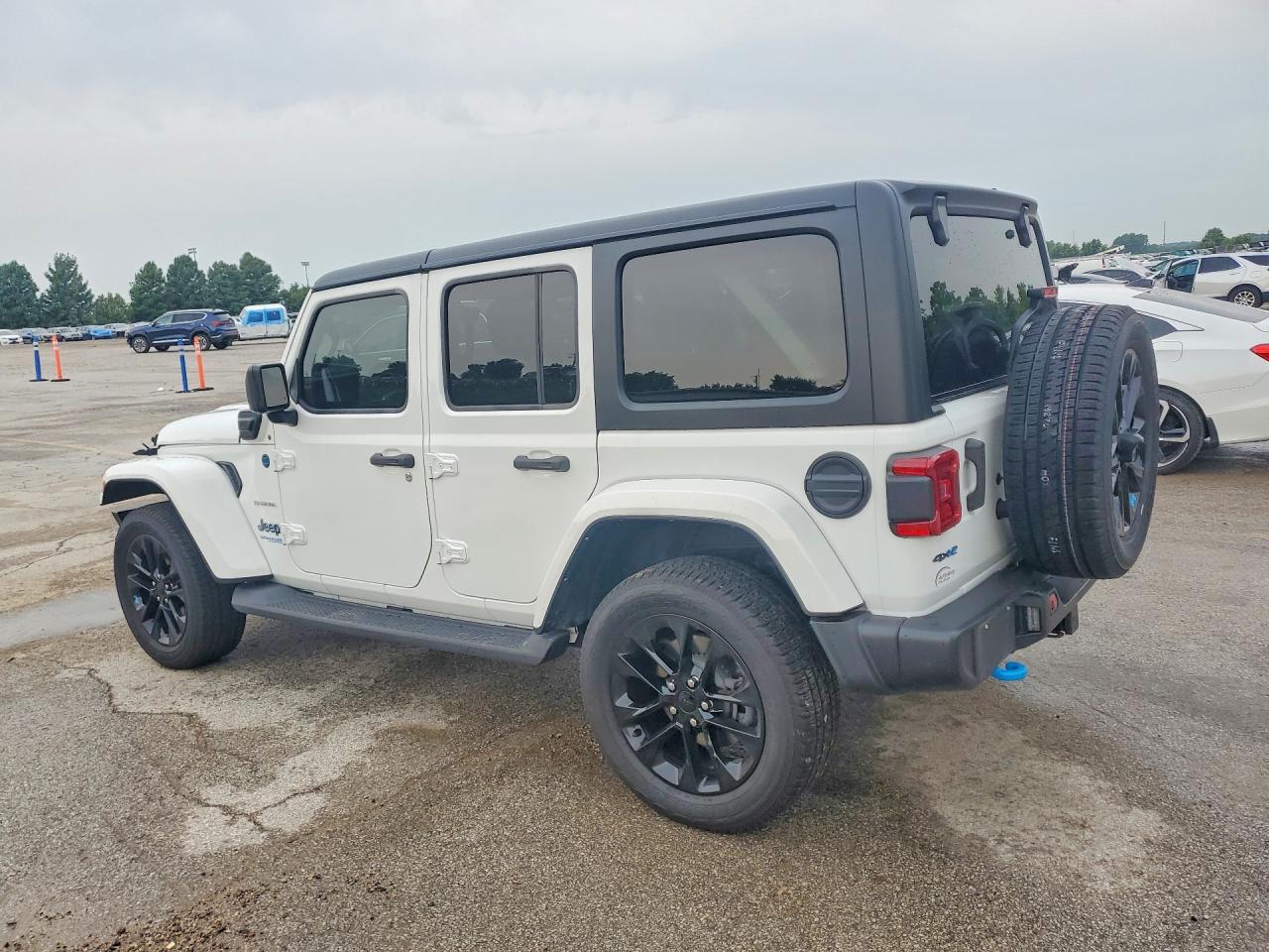2022 JEEP WRANGLER UNLIMITED SAHARA 4XE — снимка 2