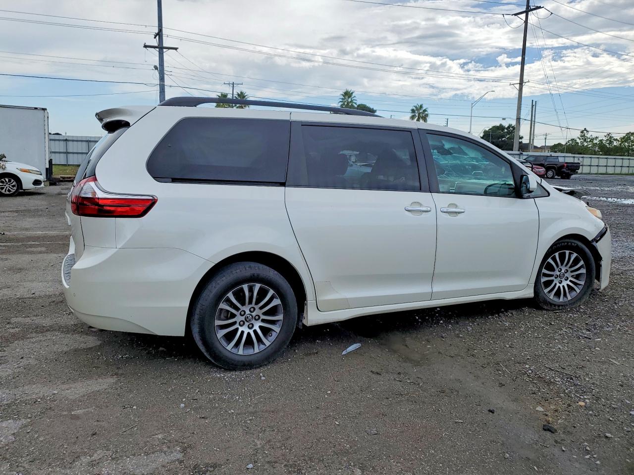 2018 TOYOTA SIENNA XLE 8-PASSENGER — снимка 3