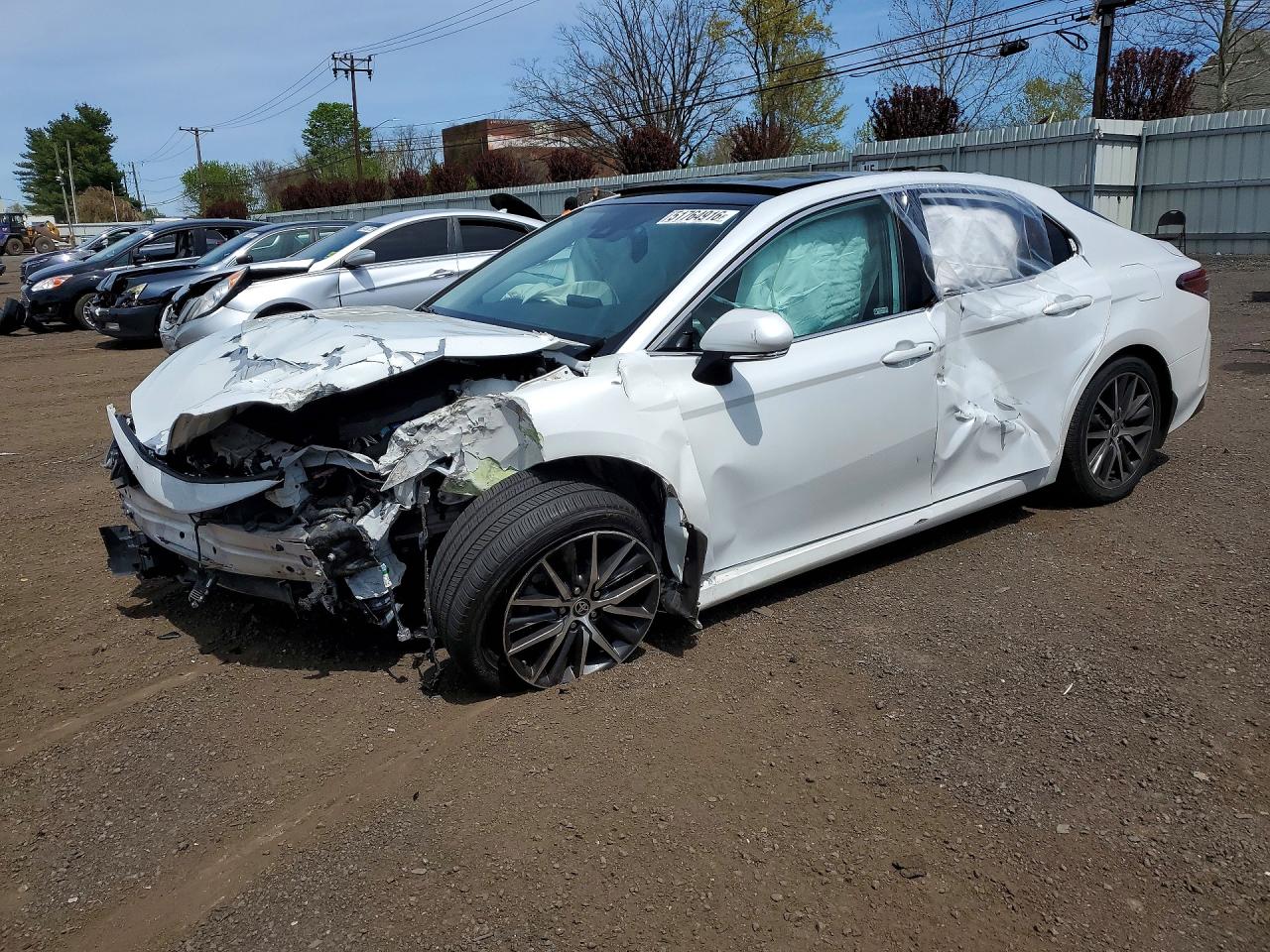 2021 TOYOTA CAMRY XLE