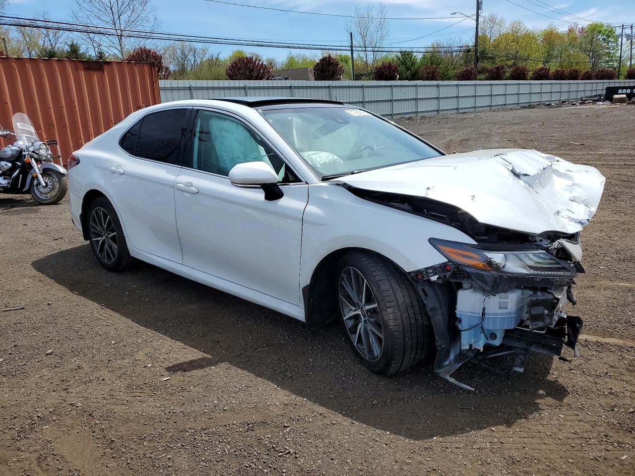 2021 TOYOTA CAMRY XLE — снимка 4