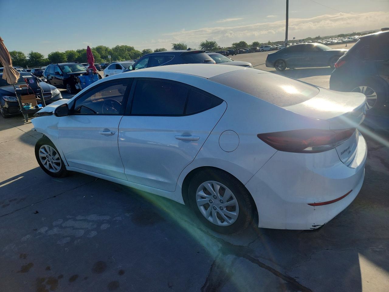 2018 HYUNDAI ELANTRA SE — снимка 2