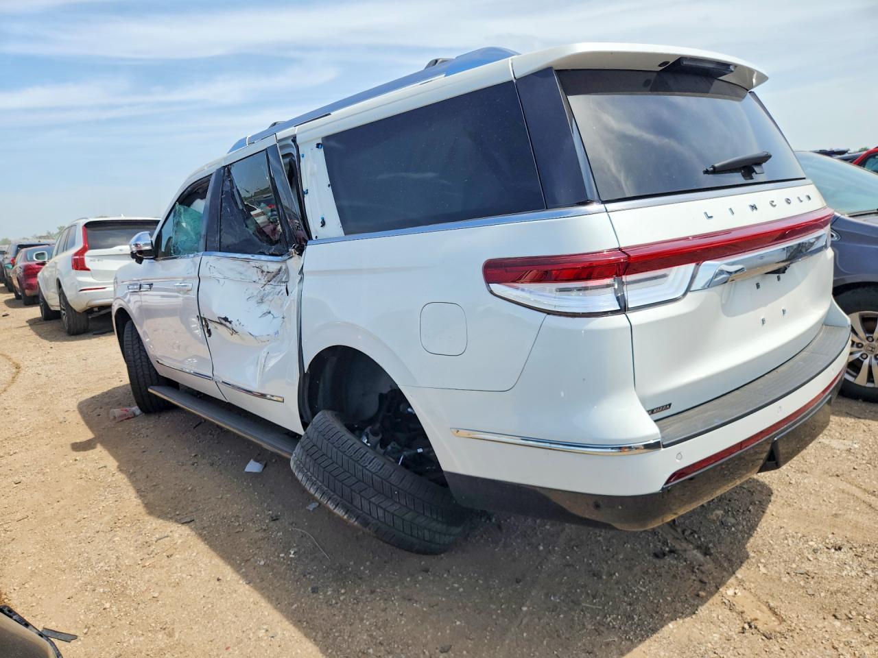 2022 LINCOLN NAVIGATOR L BLACK LABEL — снимка 2