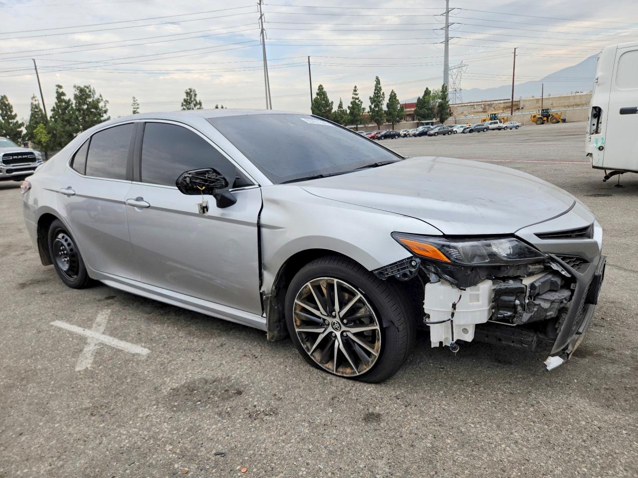 2023 TOYOTA CAMRY SE — снимка 4