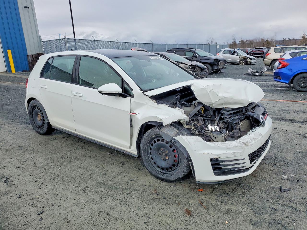 2015 VOLKSWAGEN GTI 2.0T 4DR HATCHBA — снимка 4