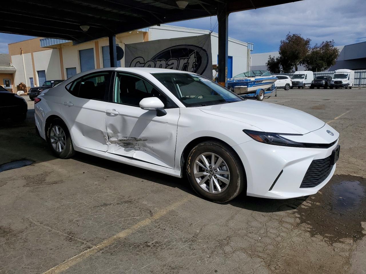 2026 TOYOTA CAMRY LE — снимка 4