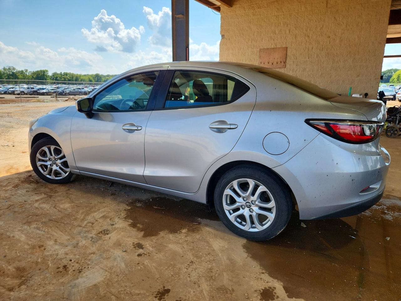 2017 TOYOTA YARIS IA BASE — снимка 2