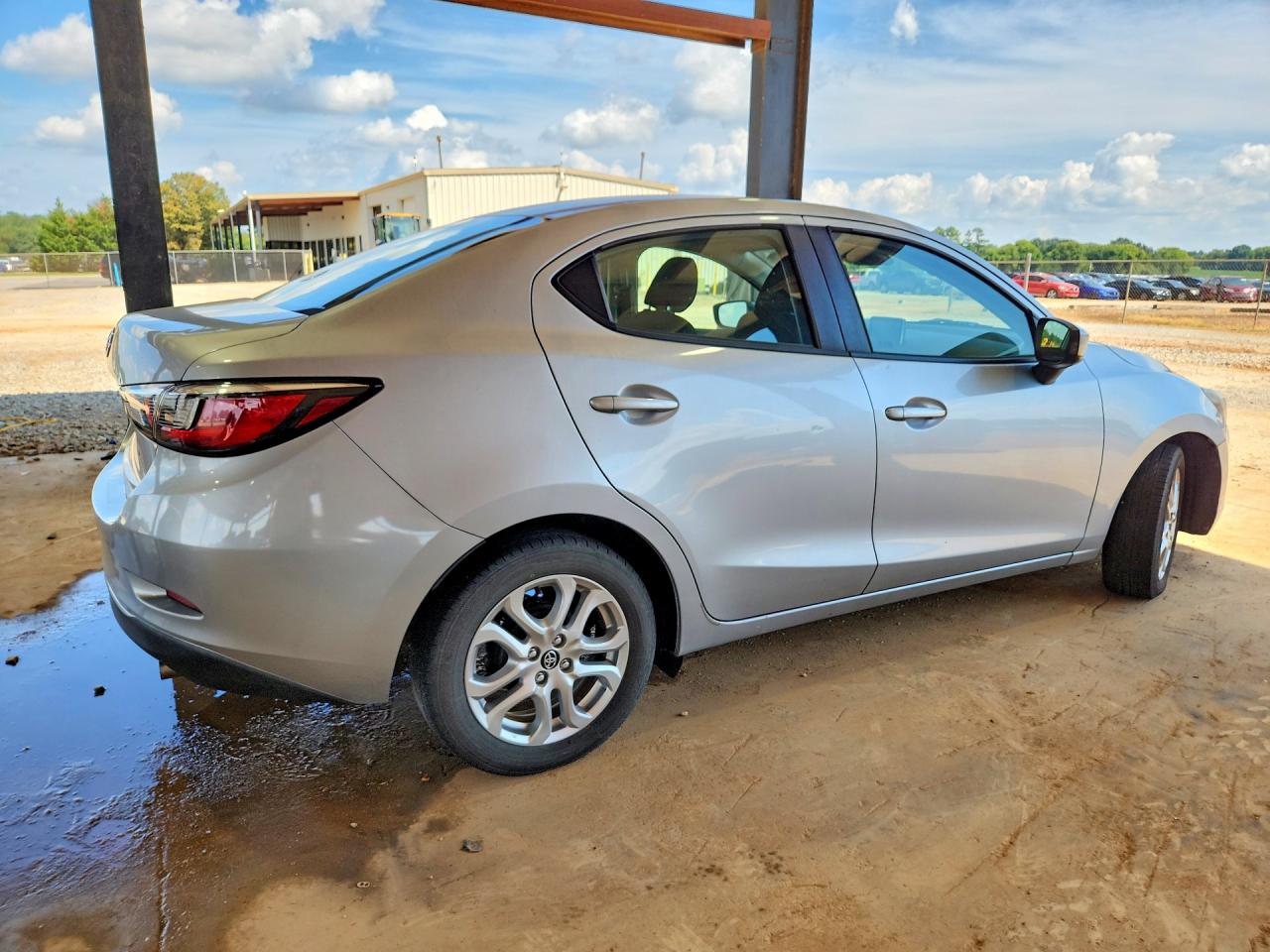 2017 TOYOTA YARIS IA BASE — снимка 3