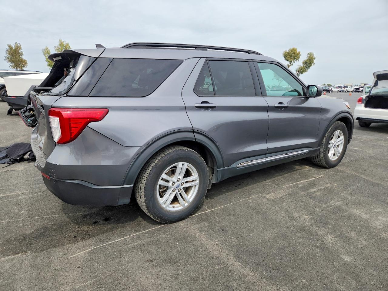 2021 FORD EXPLORER XLT — снимка 3