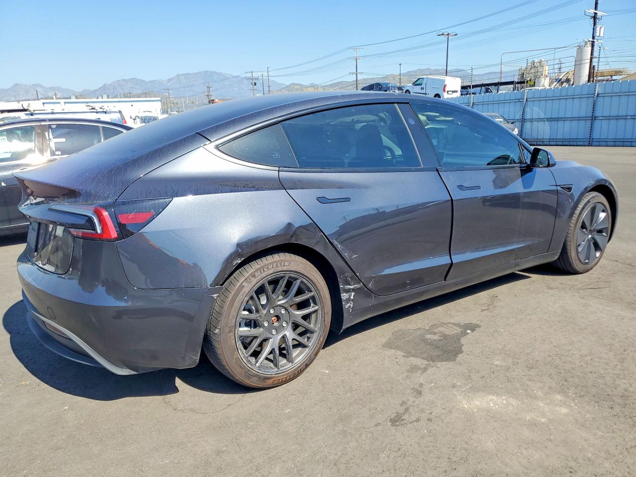 2025 TESLA MODEL 3 — снимка 3