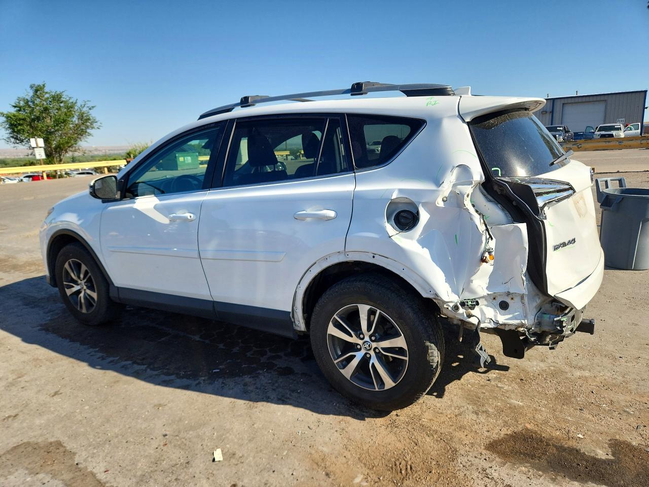 2017 TOYOTA RAV4 XLE — снимка 2