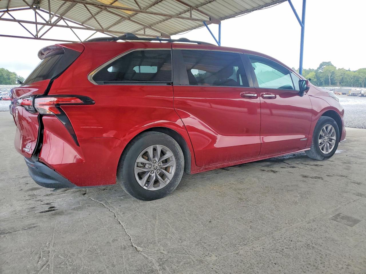 2021 TOYOTA SIENNA XLE — снимка 3