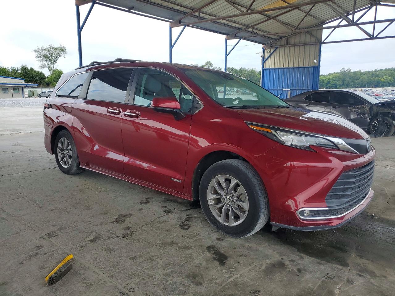 2021 TOYOTA SIENNA XLE — снимка 4