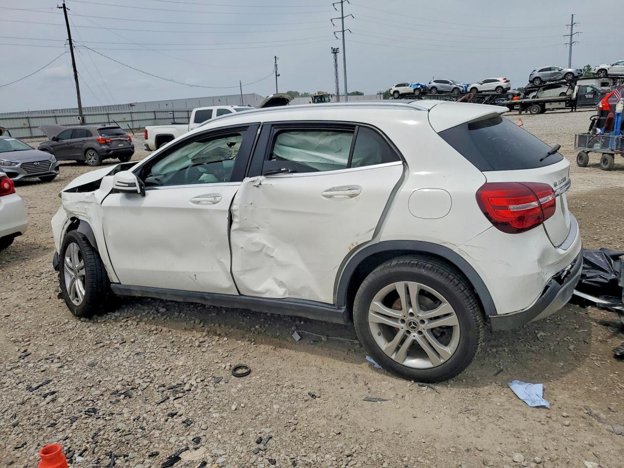 2019 MERCEDES-BENZ GLA 250 4MATIC — снимка 2