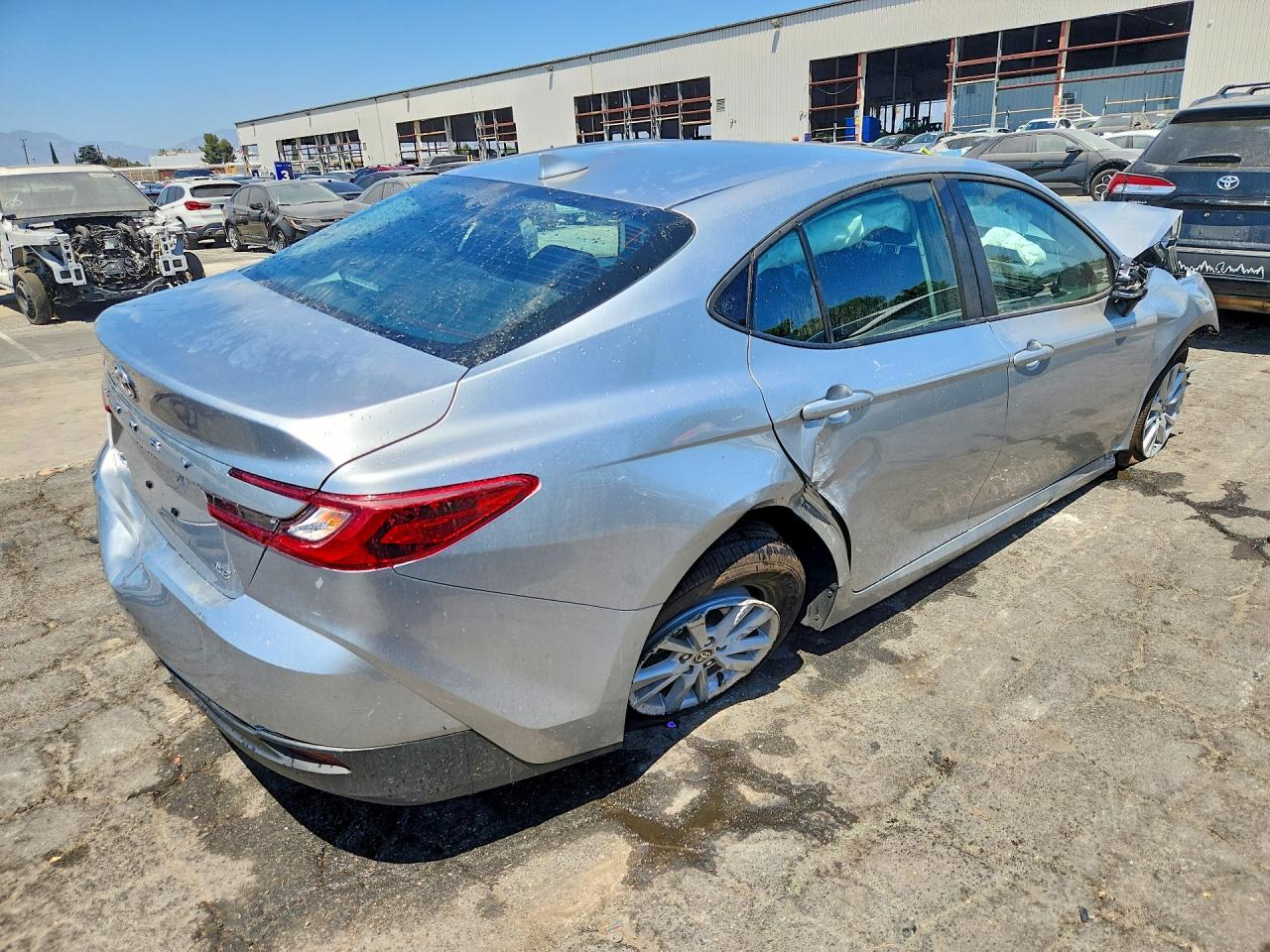 2026 TOYOTA CAMRY LE — снимка 3