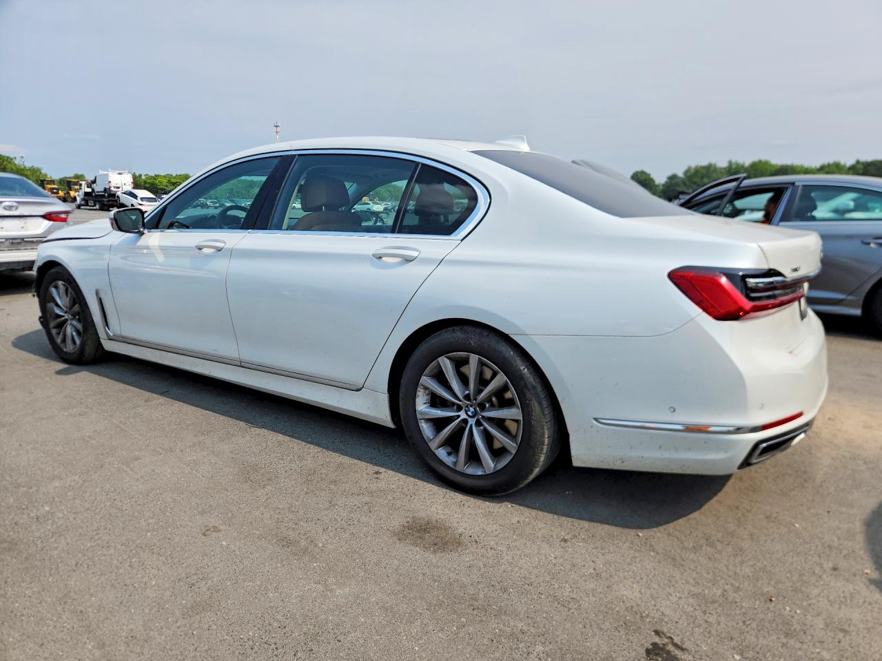 2021 BMW 750 XI — снимка 2