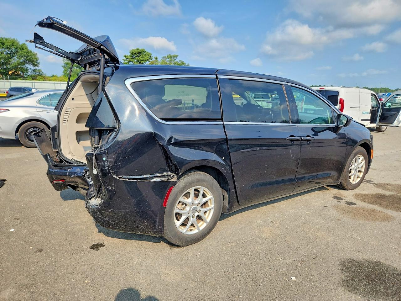 2023 CHRYSLER VOYAGER LX — снимка 3